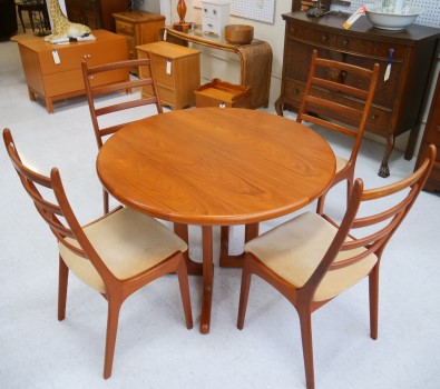 Table and Chairs Together 