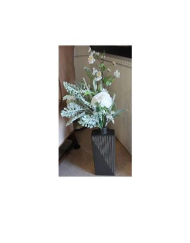 Item 66208 Vase with Floral Arrangement